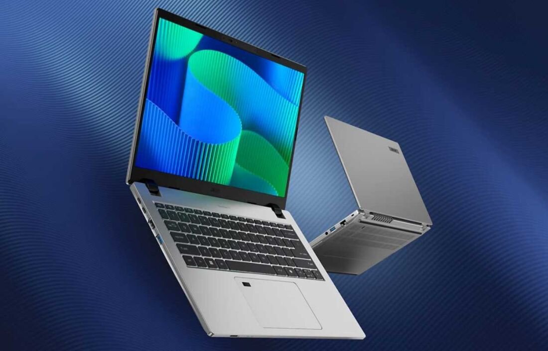 Laptop ACER TravelMate TMP214-56-TCO NX.BD3EP.002 w kolorze srebrnym - otwarty z widocznym ekranem i zamknięty z widocznym logo na niebieskim tle