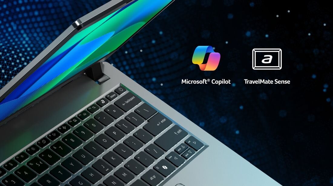 Laptop ACER TravelMate TMP214-56-TCO NX.BD3EP.002 - otwarty sprzęt z widoczną klawiaturą oraz logotypami Microsoft Copilot i TravelMate Sense