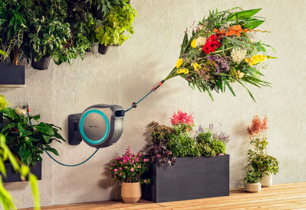 Bęben naścienny GARDENA RollUp M-L 18620-20 do nawadniania ogrodu prosty wygodny niezawodny