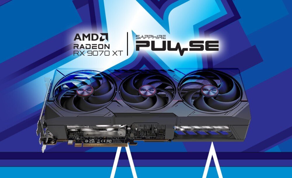 Obraz przedstawia kartę graficzną z trzema wentylatorami na tle niebiesko-fioletowego wzoru. Widoczny jest tekst: \'AMD RADEON RX 9070 XT\' oraz \'SAPPHIRE PULSE\'.
