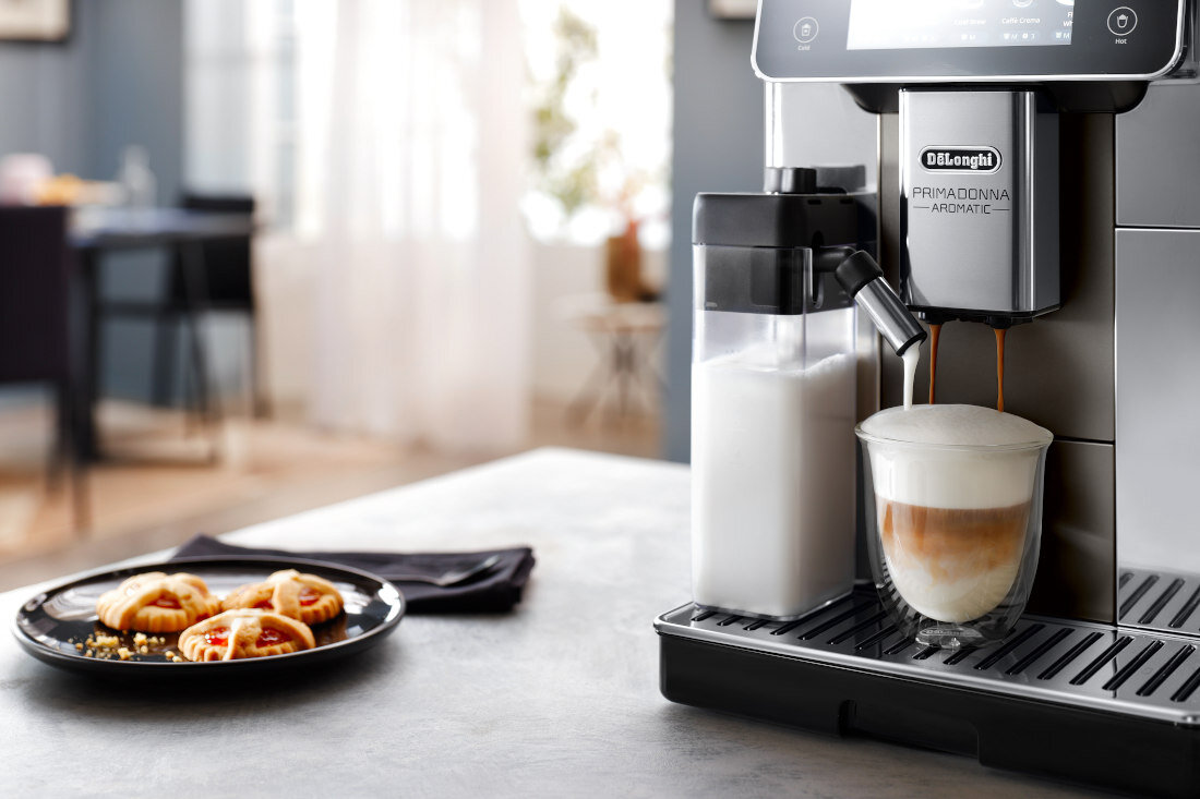 Ekspres DELONGHI PrimaDonna Aromatic ECAM630.75.TSM (Cold Brew) Mleczna pianka w Twoim stylu LatteCrema Hot trzy poziomy spieniania mleka System czyści się automatycznie do zmywarki czyszczenie higiena