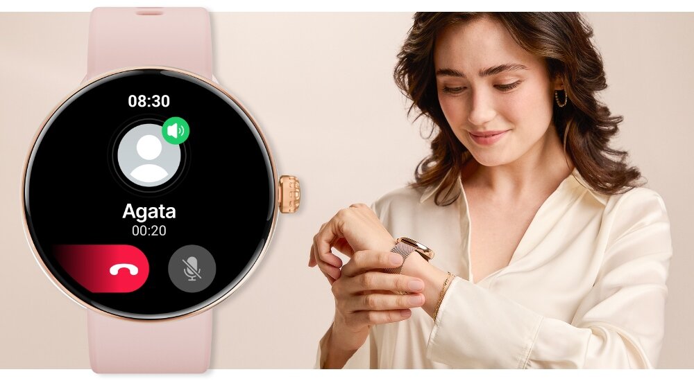 Smartwatch z różowo-złotą obudową wyświetla ekran z informacją o połączeniu od \'Agata\' z czasem trwania 00:20. Obok osoba w jasnej koszuli patrzy na zegarek na swoim nadgarstku.
