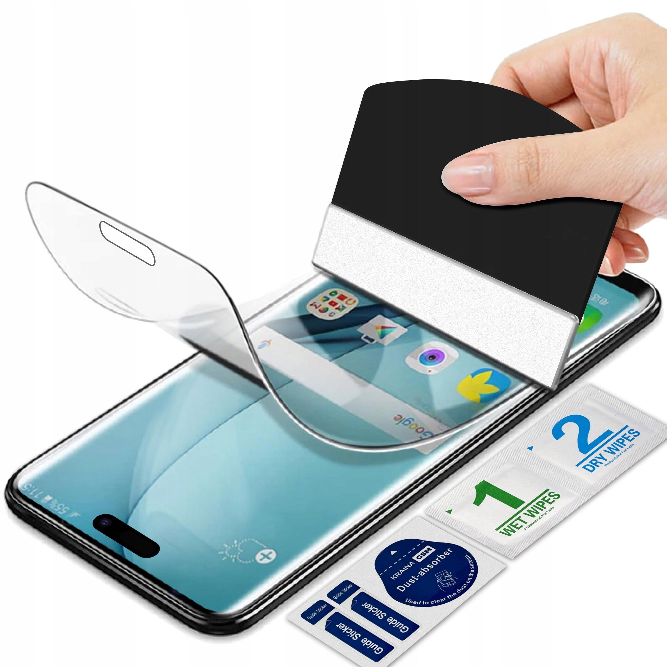 Na zdjęciu widoczna jest folia ochronna hydrożelowa 3D do iPhone 17, aplikowana na ekran telefonu za pomocą czarno-białego narzędzia. Obok znajdują się saszetki z napisem \'1 WET WIPES\' i \'2 DRY WIPES\' oraz naklejki z napisem \'Dust-absorber\'.