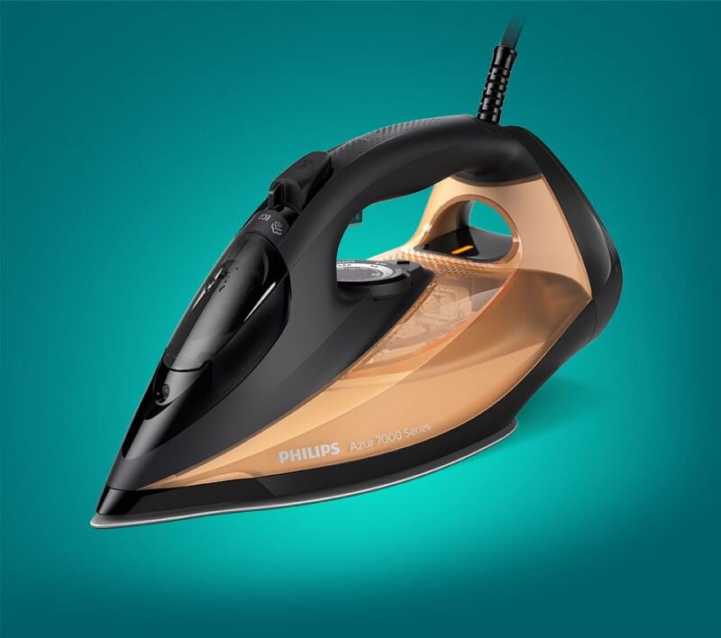 Żelazko w kolorze czarno-pomarańczowym z widocznym logo PHILIPS i napisem \'Azur 7000 Series\'. Urządzenie ma nowoczesny design i przezroczysty zbiornik na wodę.