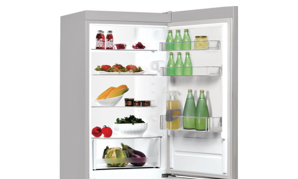 Lodówka INDESIT LR7 S1 S - Możliwość przekładania drzwi