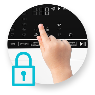 Dłoń dziecka dotyka panelu sterowania pralki z wyświetlaczem cyfrowym i ikonami. Na obrazie widoczne jest także niebieskie logo kłódki symbolizujące blokadę.