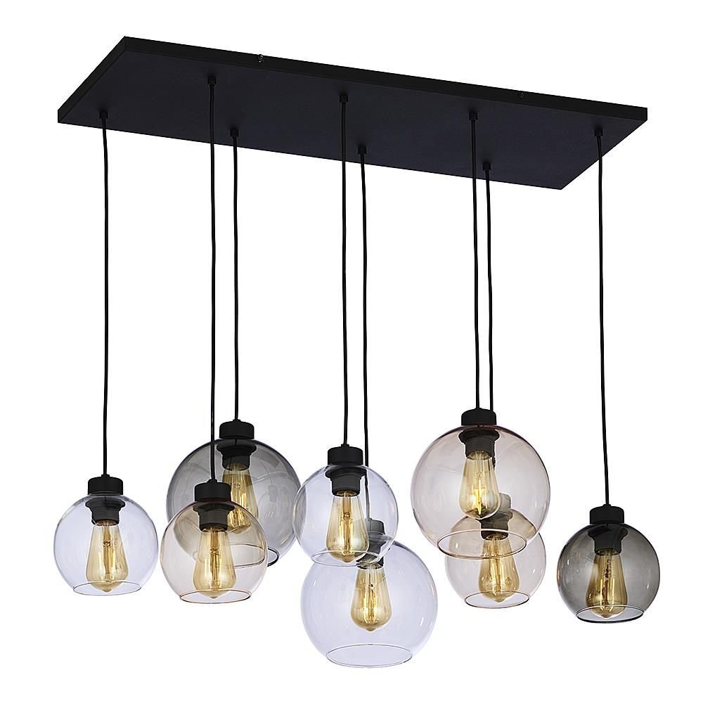 Lampa wisząca z ośmioma szklanymi kloszami w kształcie kul, zawieszona na czarnym prostokątnym panelu. Klosze są przezroczyste i dymione, z widocznymi żarówkami wewnątrz.