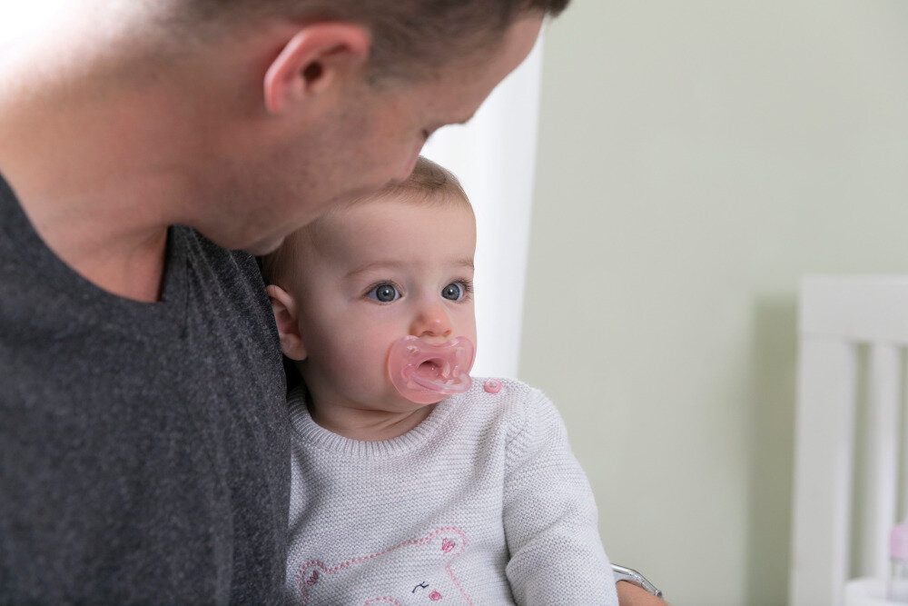 Smoczek CHICCO do uspokajania PhysioForma bez podrażnień otwory przepływ