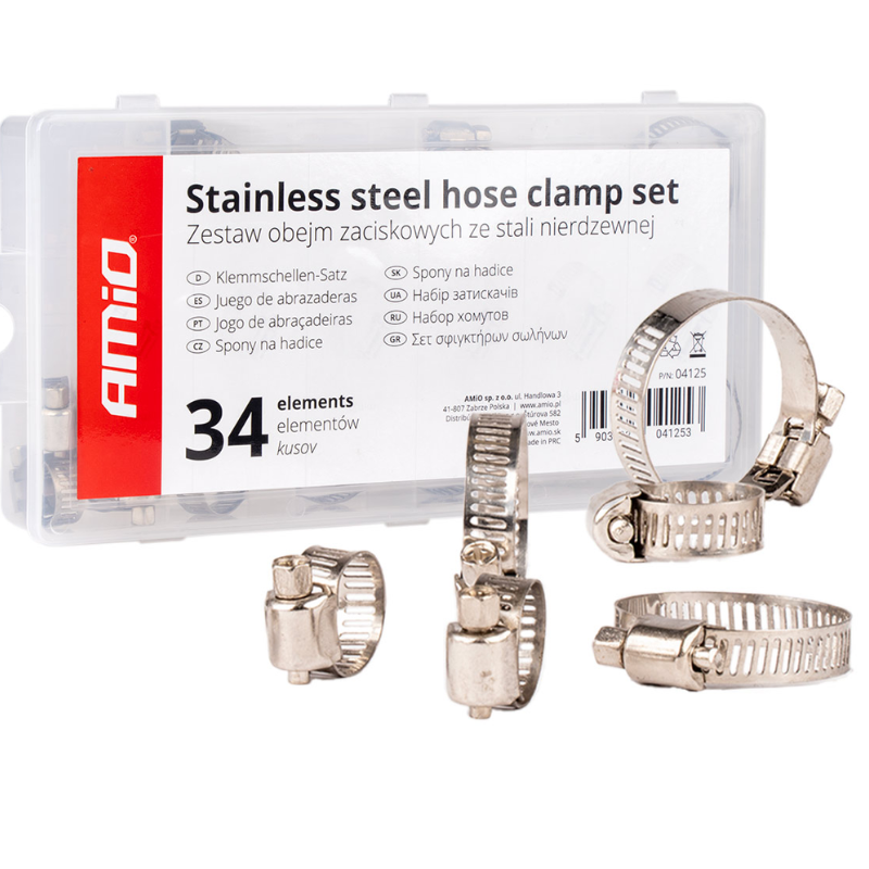 Na obrazie widoczny jest zestaw obejm zaciskowych ze stali nierdzewnej w przezroczystym opakowaniu z czerwonym logo AMiO. Na opakowaniu znajduje się napis \'Stainless steel hose clamp set\' oraz informacja o 34 elementach.
