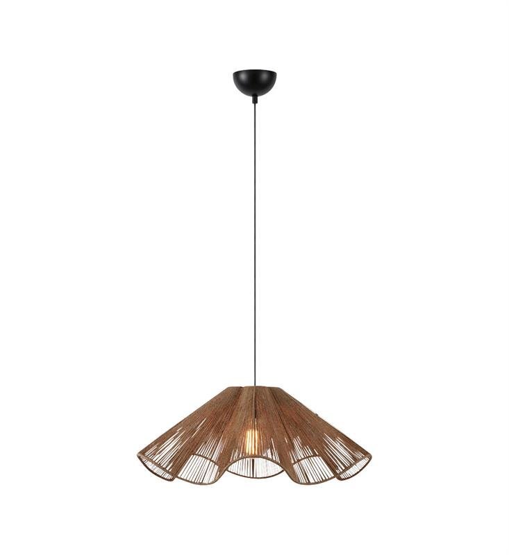 Lampa wisząca z brązowym, ażurowym kloszem w kształcie stożka, zawieszona na czarnym przewodzie z czarną podsufitką.