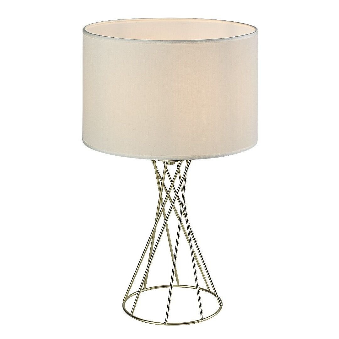 Lampa stołowa z białym, cylindrycznym abażurem i metalową podstawą o geometrycznym wzorze.