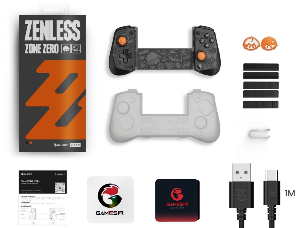 Na obrazie znajduje się kontroler z czarnymi uchwytami ozdobionymi wzorami, opakowanie z napisem \'ZENLESS ZONE ZERO\', oraz akcesoria takie jak nakładki na przyciski, kabel USB-C i instrukcja. Logo \'GAMESIR\' widoczne jest na kilku elementach.
