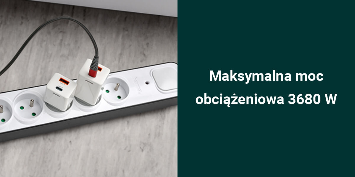 Listwa zasilająca z sześcioma gniazdami, z których dwa są zajęte przez wtyczki. Obok znajduje się napis: \'Maksymalna moc obciążeniowa 3680 W\'.