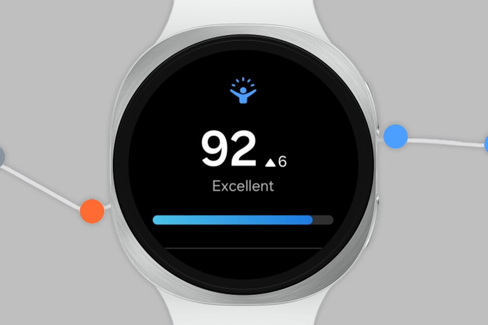 Smartwatch Galaxy Watch8 pokazuje wynik 92 i „Znakomicie”, a w tle smartfon prezentuje szczegółowe dane, m.in. średni czas snu, jego regularność, spójność, godziny snu, aktywność dnia poprzedniego oraz jej konsekwencję.