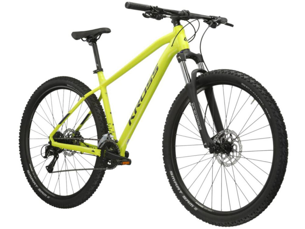 Rower górski MTB KROSS Level 1.0 M22 29 cali męski Limonkowo-czarny mat rower na białym tle widoczny od przodu pod skosem góral dla sportowców do jazdy wyczynowej uniwersalny dla amatorów zwrotny łatwo wchodzący w zakręty do jazdy w mieście na drodze utwardzonej i nieutwardzonej w lesie górski szlak błocie piachu