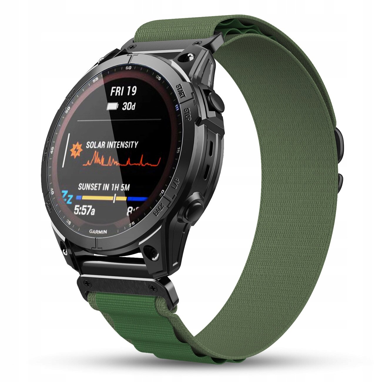 Zegarek z zielonym nylonowym paskiem, na ekranie widoczne są informacje o intensywności słońca i czasie zachodu słońca. Logo \'GARMIN\' znajduje się na dolnej części tarczy.
