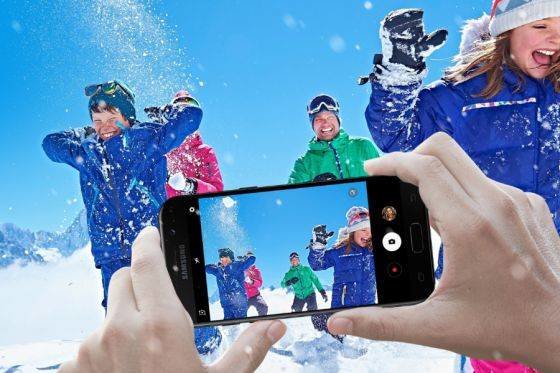 Samsung Odporność na wodę i pył. Sprawdzony w wymagających warunkach Samsung Odporność na wodę i pył. Sprawdzony w wymagających warunkach