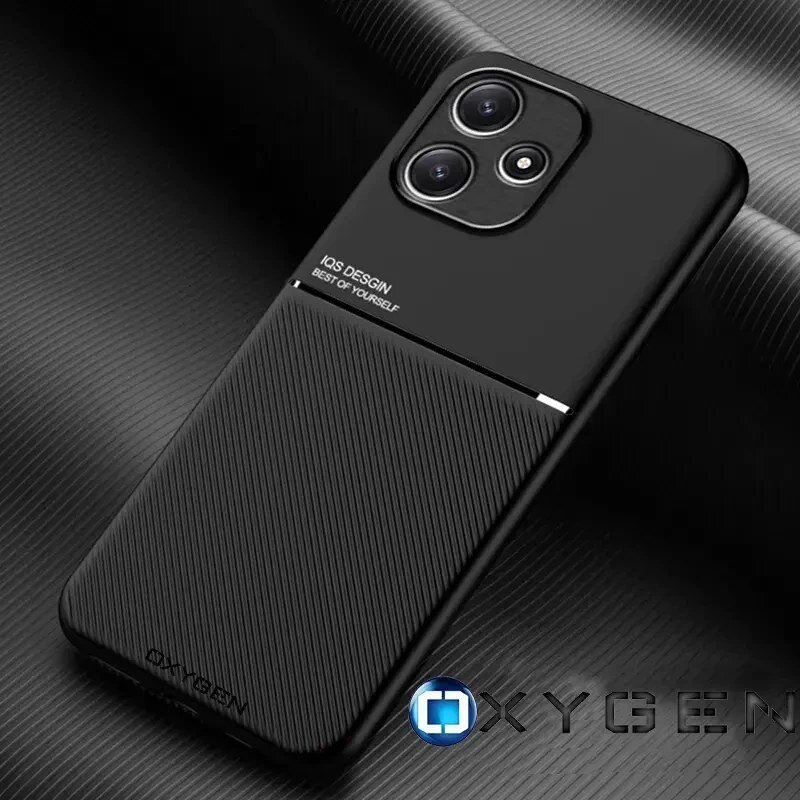 Czarne etui na telefon z teksturą i napisem \'IQS DESIGN BEST OF YOURSELF\'. Widoczne logo \'OXYGEN\' na dole obrazu.