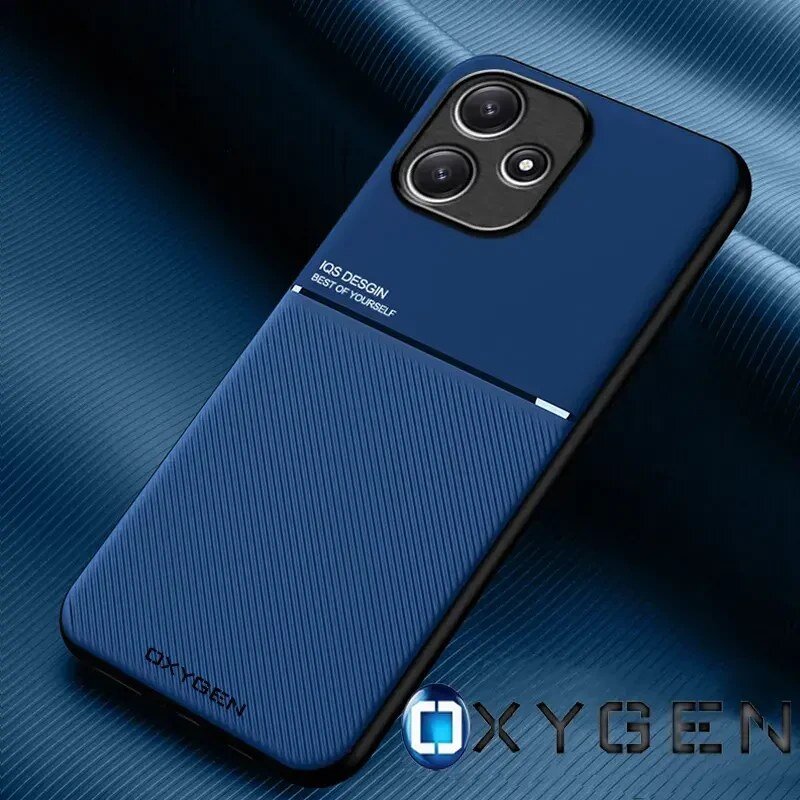 Na obrazie widoczne jest niebieskie etui na telefon z trzema otworami na aparat. Na etui znajduje się napis \'IQS DESIGN BEST OF YOURSELF\' oraz logo \'OXYGEN\'.