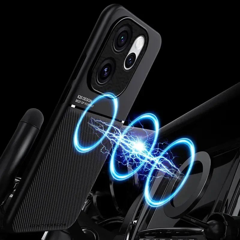 Obraz przedstawia czarne etui na telefon z widocznymi trzema obiektywami aparatu. Na etui znajduje się napis \'IQS DESIGN BEST OF YOUR LIFE\', a wokół niego widoczne są niebieskie efekty świetlne przypominające pierścienie.