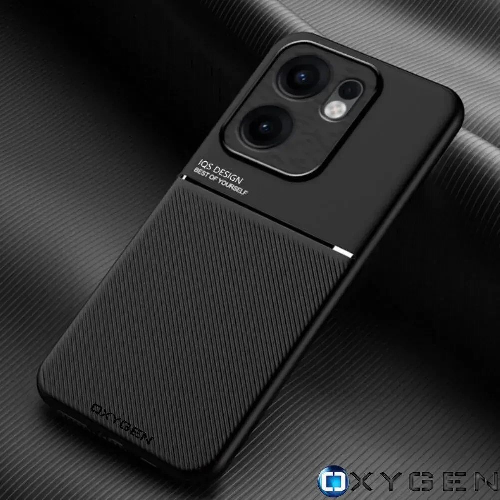 Czarne etui na telefon z teksturą, z widocznymi napisami \'IQS DESIGN BEST OF YOURSELF\' oraz \'OXYGEN\'. W tle znajduje się ciemne, teksturowane tło.