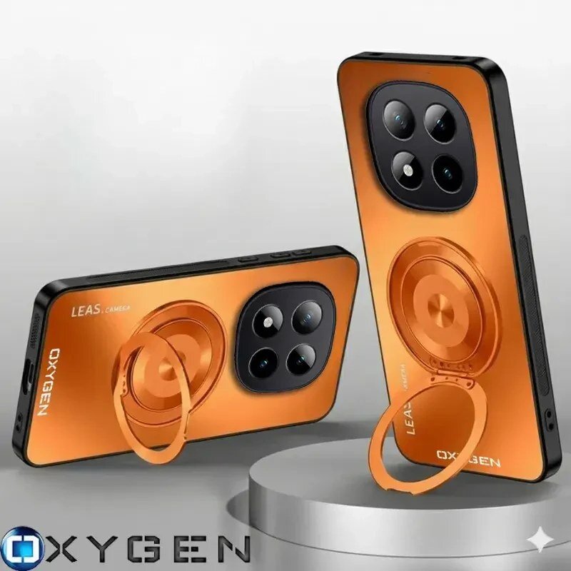 Obraz przedstawia dwa pomarańczowe etui na telefon z okrągłym uchwytem i miejscem na aparat z czterema obiektywami. Na etui widoczne są napisy: \'LEAS CAMERA\' i \'OXYGEN\'.