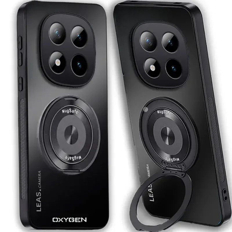 Obraz przedstawia czarne etui na telefon z napisem \'OXYGEN\' i \'LEAS CAMERA\', z widocznym okrągłym uchwytem oznaczonym \'MagSafe\'. Etui posiada wycięcia na cztery obiektywy aparatu.