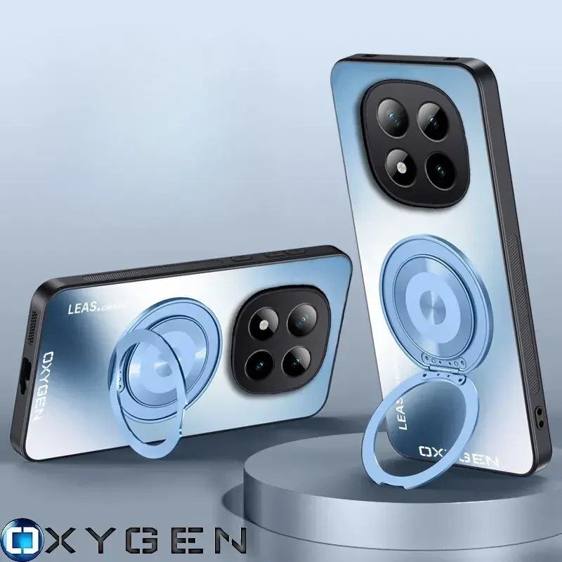 Obraz przedstawia dwa etui na telefon z napisem \'LEAS CAMERA\' i \'OXYGEN\', z widocznym pierścieniem na tylnej części. W dolnym rogu znajduje się logo \'OXYGEN\'.