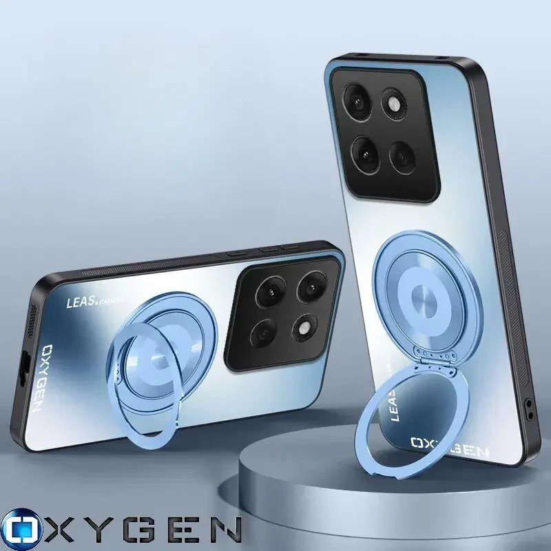 Na obrazie widoczne są dwa etui na telefon z napisem \'OXYGEN\' i \'LEAS CAMERA\', z okrągłym uchwytem w kolorze niebieskim. W tle znajduje się logo OXYGEN.