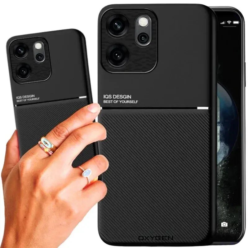Na obrazie widoczne są dwa czarne etui na telefon z napisem \'IQS DESIGN BEST OF YOURSELF\' oraz \'OXYGEN\'. Jedno z etui jest trzymane w dłoni ozdobionej pierścionkami.