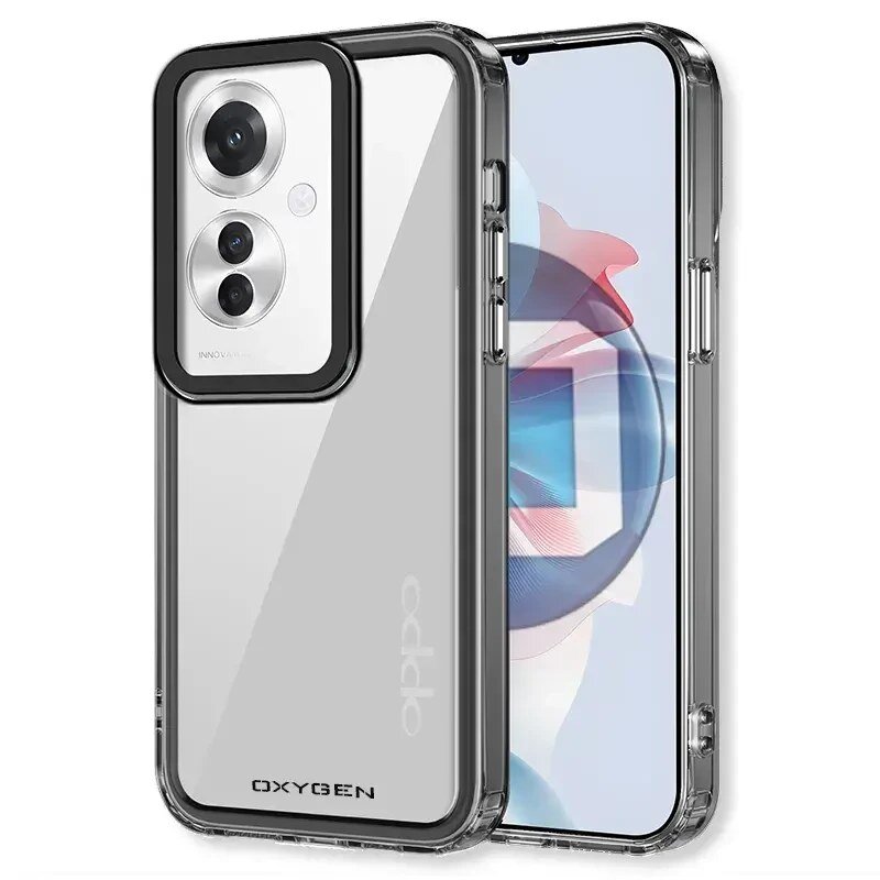 Przezroczyste etui na telefon z czarnymi krawędziami, widoczne logo \'OXYGEN\' i \'oppo\'. Etui jest dopasowane do modelu telefonu z trzema obiektywami aparatu.