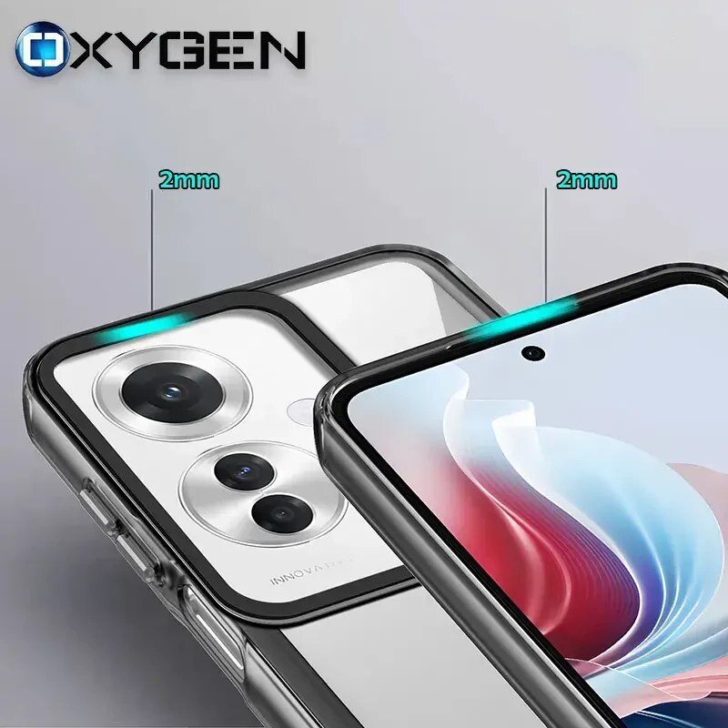 Obraz przedstawia etui na telefon z przezroczystym tyłem i czarnymi krawędziami, z widocznym logo \'OXYGEN\'. Na etui zaznaczono grubość 2 mm, a w tle widać fragment telefonu z kolorowym wyświetlaczem.