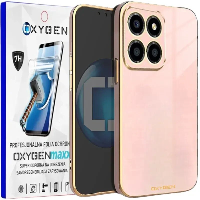 Na obrazie widoczne jest etui na telefon w kolorze różowym z trzema dużymi otworami na aparaty oraz opakowanie z napisem \'OXYGENmaxx\'. Na opakowaniu znajduje się grafika młotka uderzającego w ekran telefonu oraz tekst \'PROFESJONALNA FOLIA OCHRONNA SUPER ODPORNA NA UDERZENIA SAMOREGENERUJĄCA ZARYSOWANIA\'.