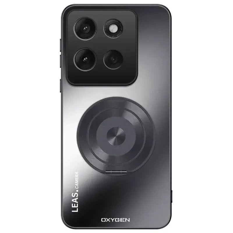 Obraz przedstawia etui na telefon z trzema dużymi otworami na aparat oraz okrągłym elementem na środku. Na etui widoczne są napisy: \'LEAS. CAMERA\' oraz \'OXYGEN\'.