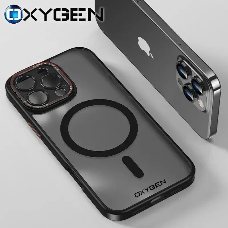 Obraz przedstawia przezroczyste etui na telefon z czarnymi elementami, obok którego znajduje się telefon z logo jabłka. Na etui widoczny jest napis \'OXYGEN\'.
