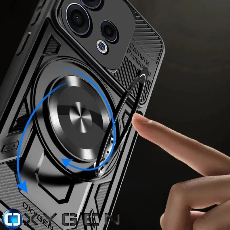 Obraz przedstawia czarne etui na telefon z okrągłym elementem i napisem \'OXYGEN\'. Widać także napis \'Camera Protection\' oraz palec wskazujący na etui.