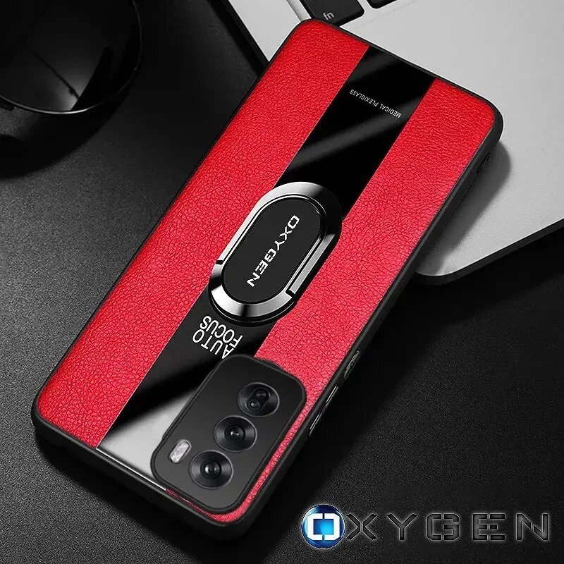 Etui na telefon w kolorze czerwonym z czarnym paskiem i napisem \'OXYGEN AUTO FOCUS\'. Obok etui widoczne jest logo \'OXYGEN\'.