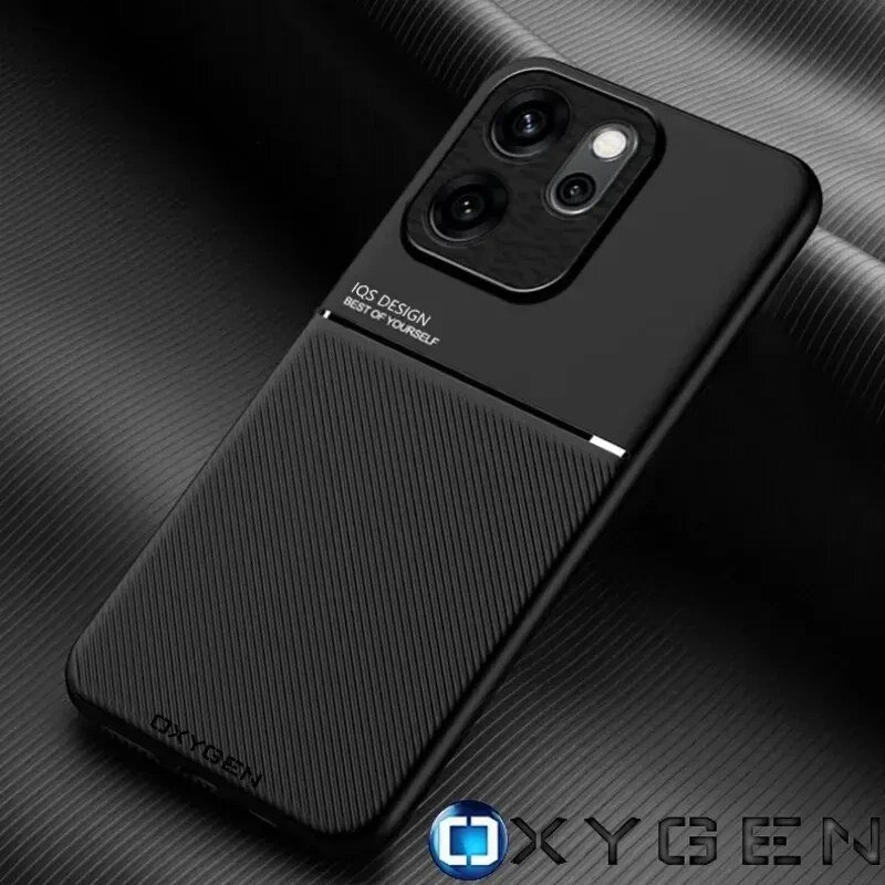 Czarne etui na telefon z teksturą, z widocznymi napisami \'IQS DESIGN\' i \'BEST OF YOURSELF\'. Na dole etui znajduje się logo \'OXYGEN\'.