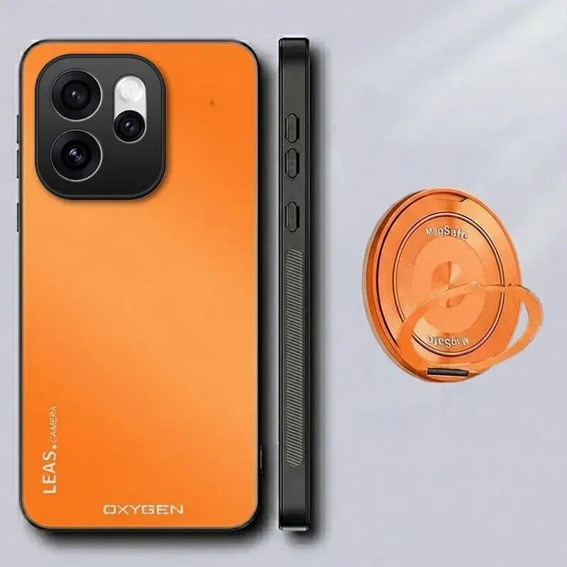Obraz przedstawia pomarańczowe etui na telefon z napisem \'LEAS CAMERA\' i \'OXYGEN\'. Obok znajduje się pomarańczowy uchwyt z napisem \'MagSafe\'.