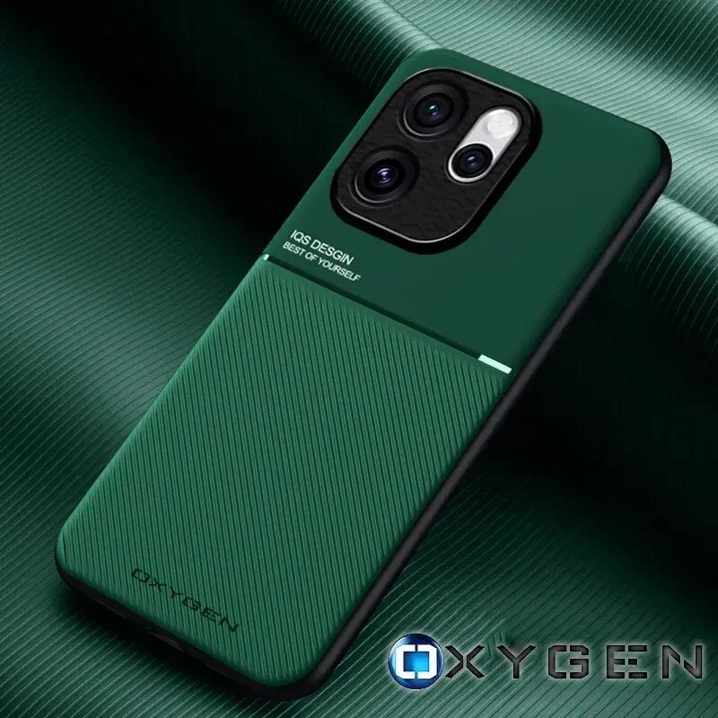 Zielone etui na telefon z teksturą, z widocznymi trzema obiektywami aparatu. Na etui znajduje się napis \'IQS DESIGN BEST OF YOURSELF\' oraz logo \'OXYGEN\'.