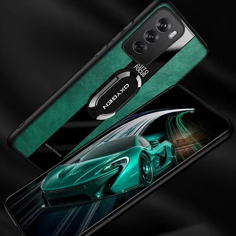 Na obrazie widoczne jest etui na telefon z napisem \'OXYGEN\' oraz \'AUTO FOCUS\', obok którego znajduje się telefon z wyświetlonym obrazem zielonego samochodu sportowego na ekranie.