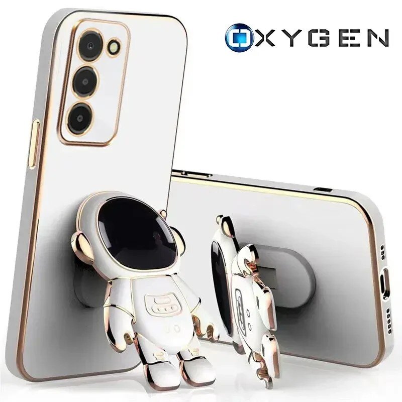 Obraz przedstawia dwa etui na telefon z motywem astronauty, jedno z nich jest oparte o drugie. W prawym górnym rogu widoczne jest logo \'OXYGEN\'.