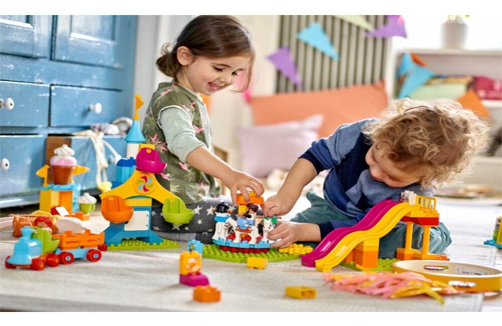 LEGO Duplo Duże wesołe miasteczko 10840 kreatywna zabawa prawidłowy rozwój merytoryczny dziecka klocki figurki minifigurki bez zasilania klasyczna zabawa wysoka jakość lego wielogodzinna zabawa 