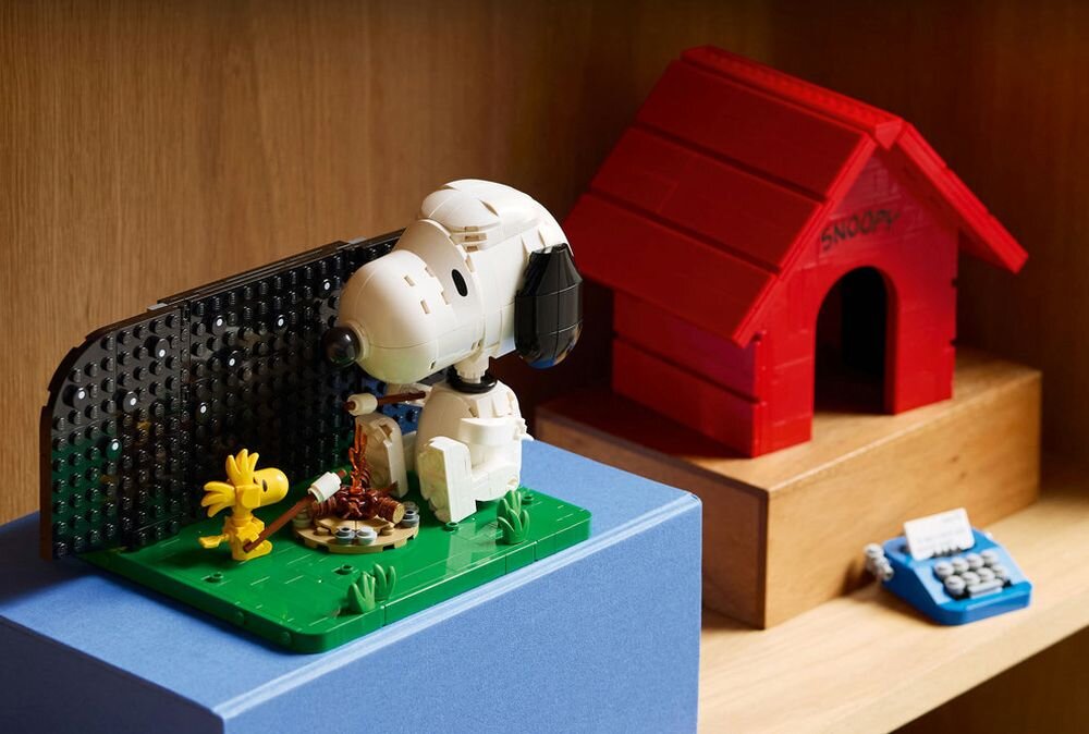 LEGO 21368 IDEAS Fistaszki: Buda Snoopy’ego nostalgiczna dekoracja kolekcjonerska z bohaterami komiksu