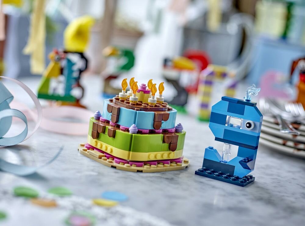 LEGO 40815 Iconic Tort na przyjęcie urodzinowe zestaw konstrukcyjny dekoracja urodzinowa z personalizacją