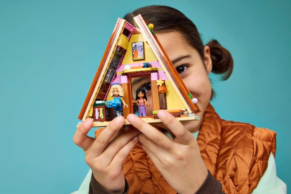 LEGO Friends Domek na luksusowym kempingu 42682 zestaw glampingowy trójkątny domek i kreatywna zabawa