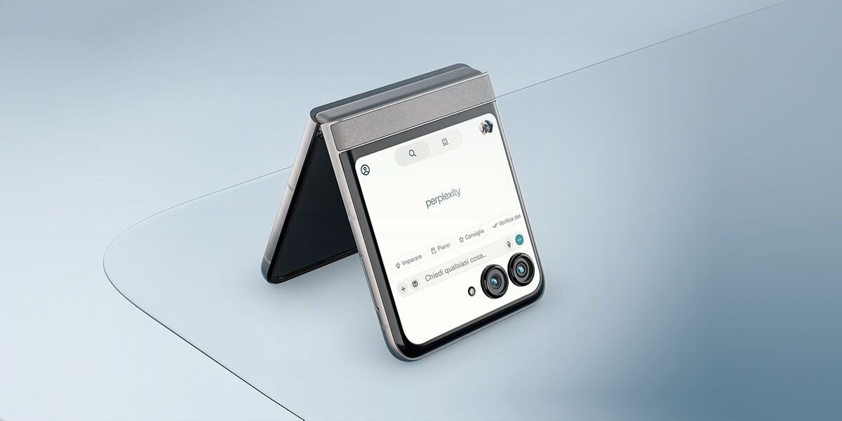 Motorola Razr 70 AI Gemini Perplexity inteligentne funkcje wsparcie pracy smartfon złożony do połowy 