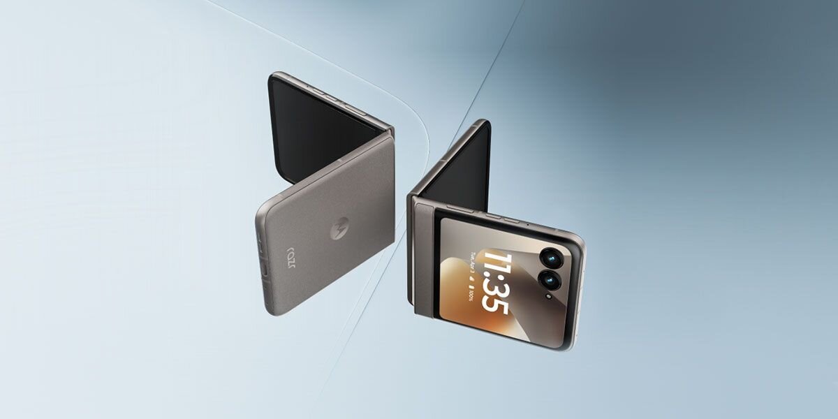Motorola Razr 70 ekran AMOLED 6,90 cala Pantone kolory kontrast multimedia dwa smartfony leżą obok siebie na boku 