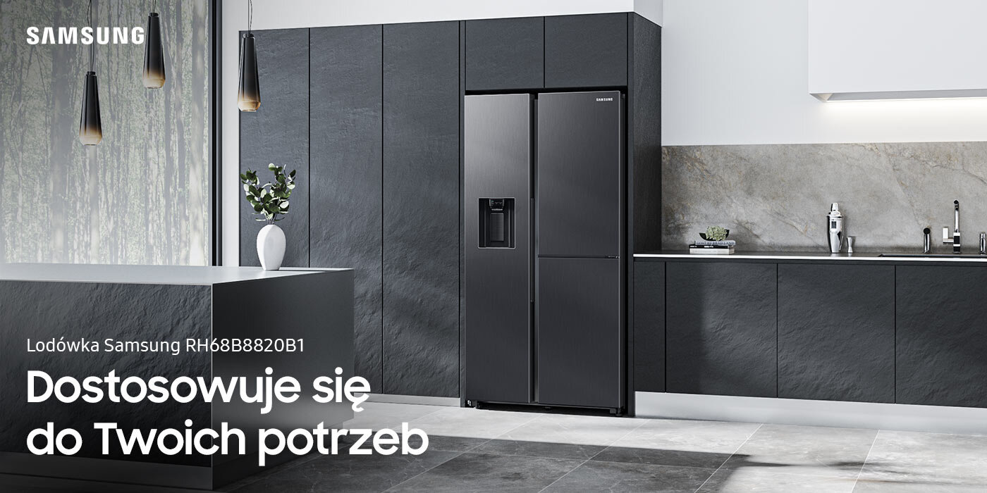 Kuchnia z ciemnymi szafkami i lodówką Samsung RH68B8820B1 w kolorze grafitowym. Na obrazie widoczny jest napis: \'Lodówka Samsung RH68B8820B1 Dostosowuje się do Twoich potrzeb\'.