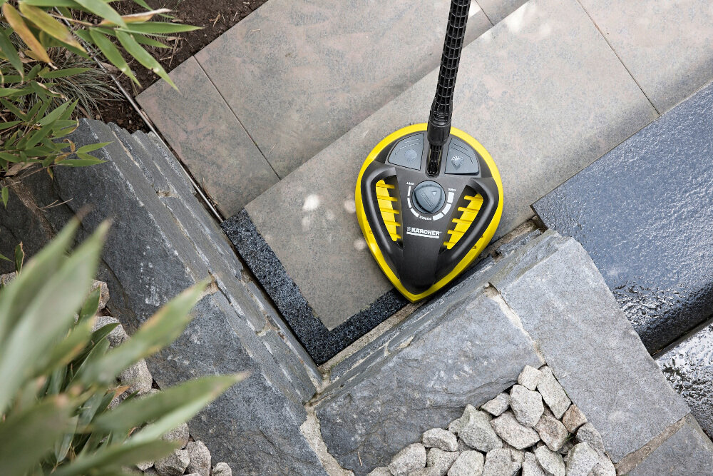 Szczotka KARCHER T-Racer T 450 2.643-214.0 do efektywnego czyszczenia bez rozprysków w kątach i załamaniach zintegrowana dysza płucząca